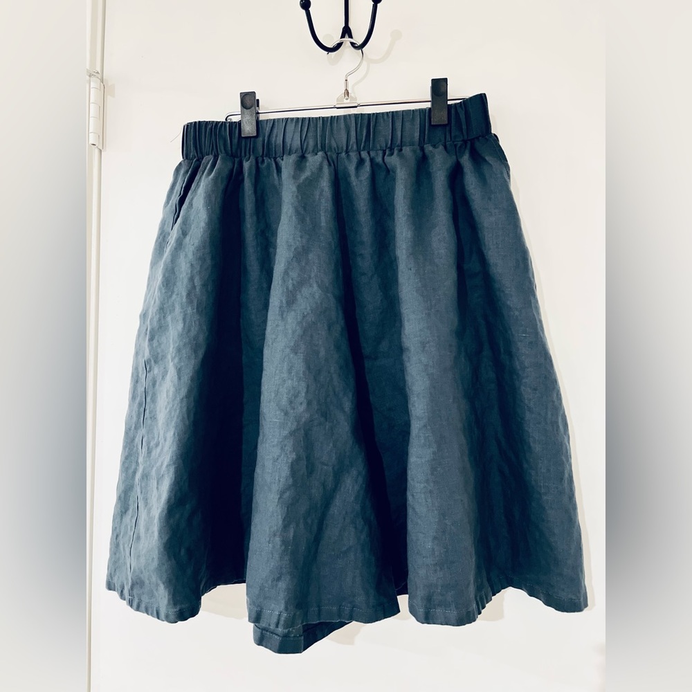 Wide Legged Shorts -L